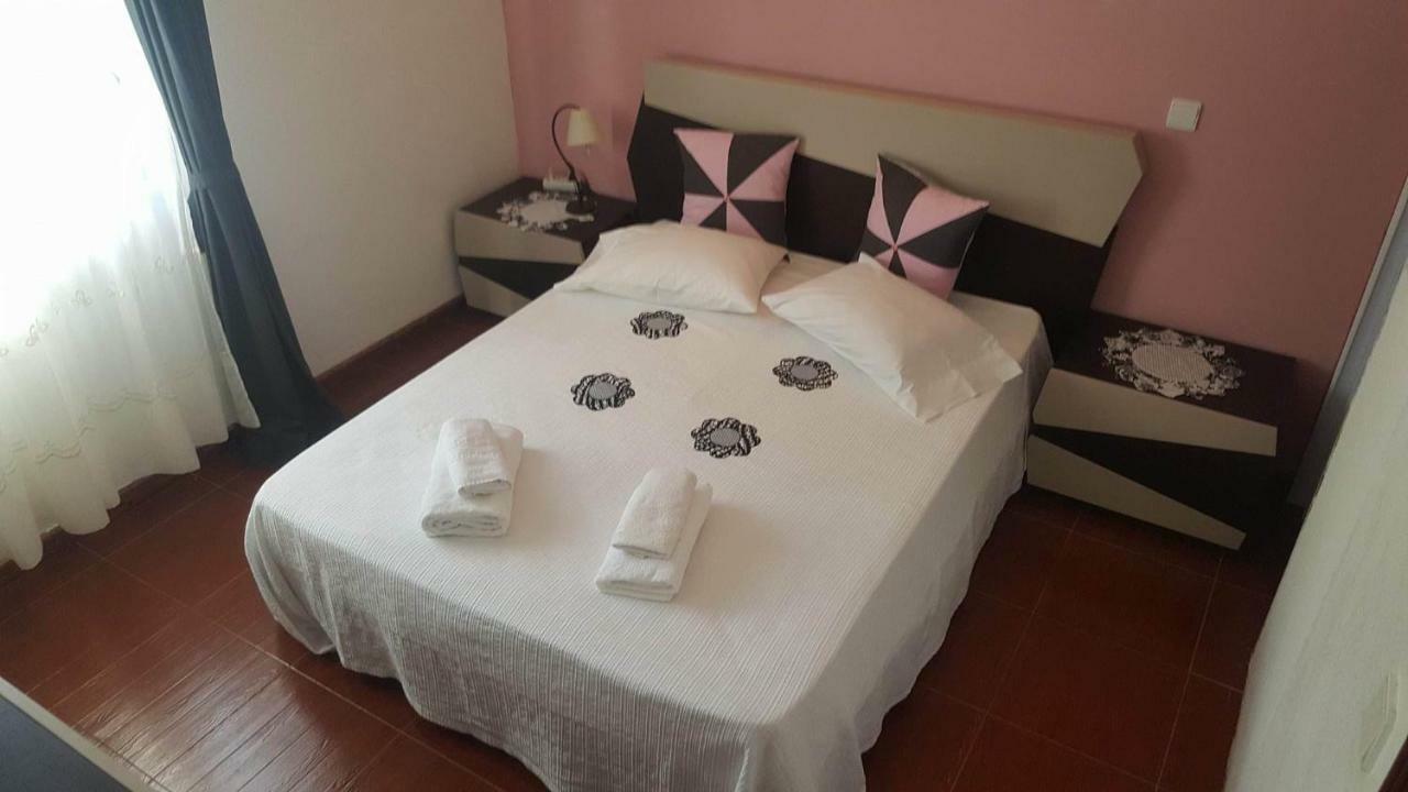 Residencia Mateus Hotel Faja Grande Bagian luar foto